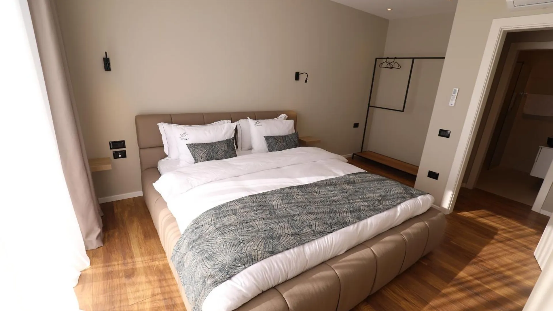 Hotel Dallga Suites Tushemisht Albanien